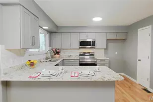 331 Carriage Trail Ct, O'Fallon, MO 63368 - Photo 5