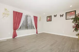 2345 Derhake Rd, Florissant, MO 63033 - Photo 9