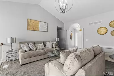 7 Country Lane Court, Florissant, MO 63033 - Photo 5