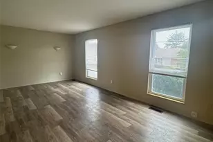 6655 Blossom Wood Dr, Florissant, MO 63033 - Photo 9