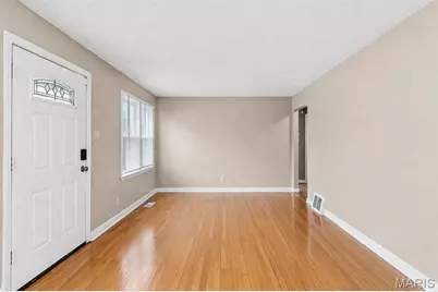 195 Saint Luke Drive, Florissant, MO 63031 - Photo 5