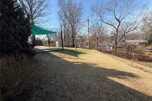 7 Bromley Dr, Ferguson, MO 63135 - Photo 29