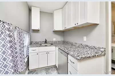 900 N Elm Avenue, Webster Groves, MO 63119 - Photo 11