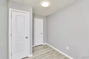 900 N Elm Ave, Webster Groves, MO 63119 - Photo 7