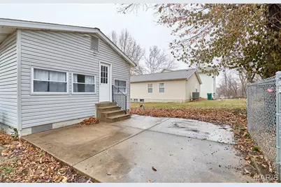 900 N Elm Avenue, Webster Groves, MO 63119 - Photo 17