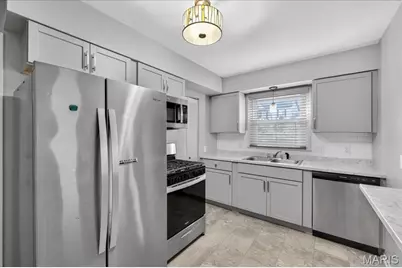 1210 N 5th Street, Saint Charles, MO 63301 - Photo 11