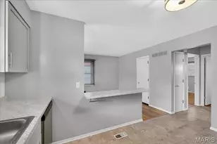 1210 N 5th St, Saint Charles, MO 63301 - Photo 15