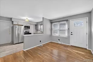 1210 N 5th St, Saint Charles, MO 63301 - Photo 9