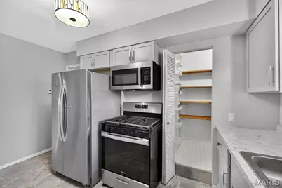 1210 N 5th Street, Saint Charles, MO 63301 - Photo 13