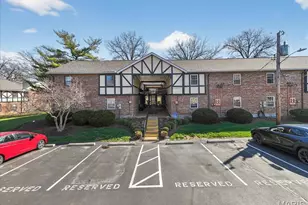 1040 Pinegate Dr, Saint Louis, MO 63122 - Photo 1