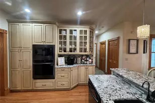 5500 Hidden Valley, Hannibal, MO 63401 - Photo 9