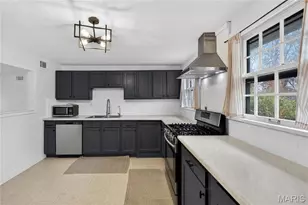 1038 Leawood Dr, Saint Louis, MO 63126 - Photo 9