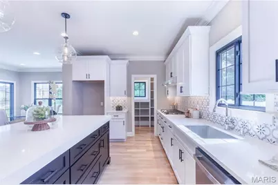 582 Drury Lane, Kirkwood, MO 63122 - Photo 11