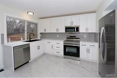 6919 Glenvale Court, Florissant, MO 63033 - Photo 7