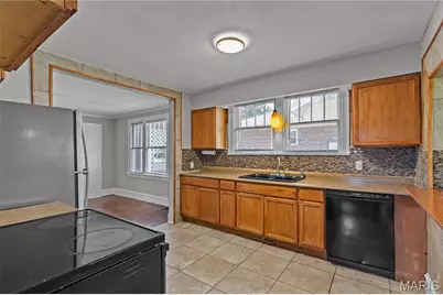 215 Carson Road, Ferguson, MO 63135 - Photo 9