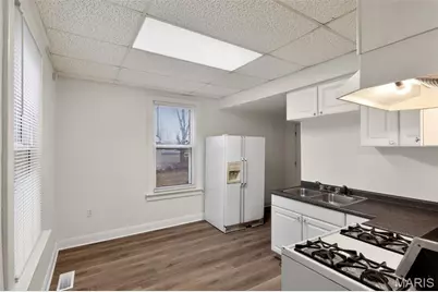 7724 Trenton Avenue, University City, MO 63130 - Photo 17