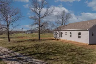 945 N Hwy 79, Unincorporated, MO 63347 - Photo 17