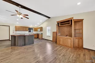 920 N 7th St, Elsberry, MO 63343 - Photo 11