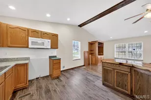 920 N 7th St, Elsberry, MO 63343 - Photo 17