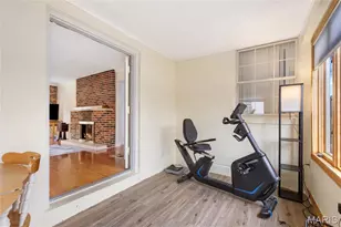 9422 Parklind Dr, Saint Louis, MO 63126 - Photo 21