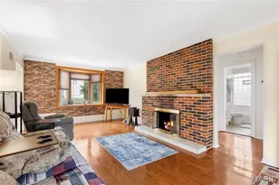 9422 Parklind Dr, Saint Louis, MO 63126 - Photo 9