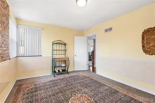 9422 Parklind Dr, Saint Louis, MO 63126 - Photo 13