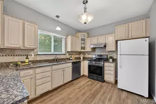 2225 Ameling Manor Dr, Maryland Heights, MO 63043 - Photo 23