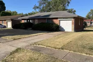 315 S Dellwood Dr, Saint Louis, MO 63135 - Photo 1