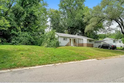 10145 Earl Drive, Saint Louis, MO 63136 - Photo 1