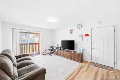 2560 Creve Coeur Mill Road #12, Maryland Heights, MO 63043 - Photo 5