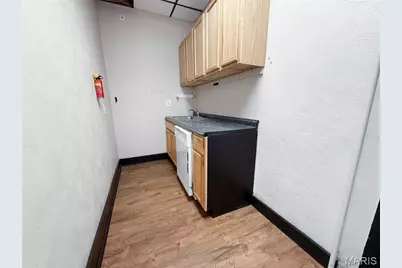 403 Broadway, Hannibal, MO 63401 - Photo 35