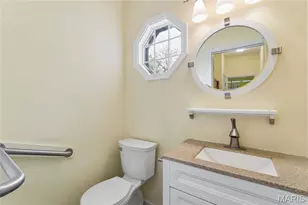 917 Oak Glen Manor Ct, Kirkwood, MO 63122 - Photo 21