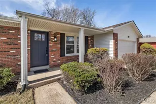 2813 Olde Chelsea Dr, Saint Charles, MO 63301 - Photo 3
