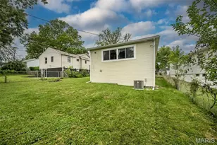 9305 Cloverhurst Dr, Affton, MO 63123 - Photo 37