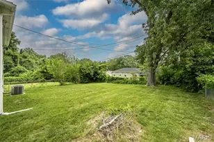 9305 Cloverhurst Dr, Affton, MO 63123 - Photo 35
