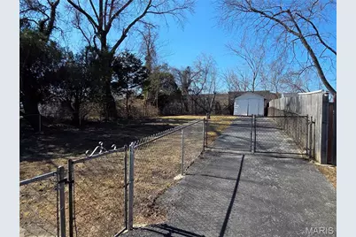 3237 Marshall Avenue, Saint John, MO 63114 - Photo 13