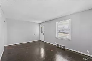 7471 Sharon Dr, Saint Louis, MO 63136 - Photo 7