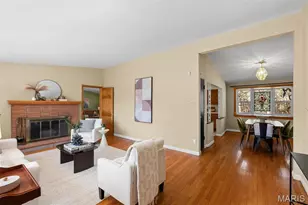 15 Oakwood Ln, Saint Louis, MO 63129 - Photo 7