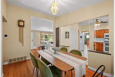 15 Oakwood Lane, Saint Louis, MO 63129 - Photo 9