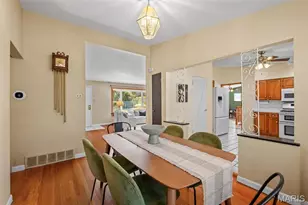 15 Oakwood Ln, Saint Louis, MO 63129 - Photo 9