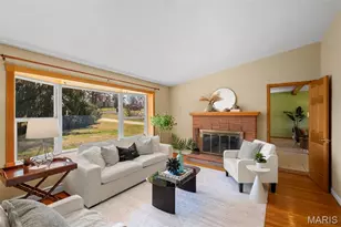 15 Oakwood Ln, Saint Louis, MO 63129 - Photo 5