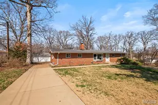 15 Oakwood Ln, Saint Louis, MO 63129 - Photo 41