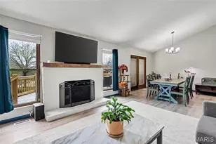 7009 Orchard Meadows Ct, Saint Louis, MO 63129 - Photo 5