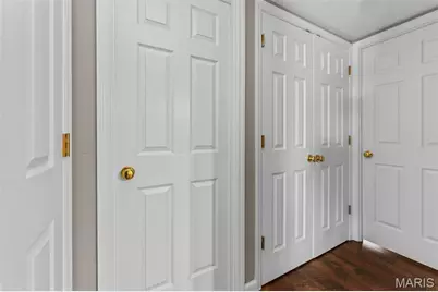 1943 Greenpoint Drive #301, Kirkwood, MO 63122 - Photo 9