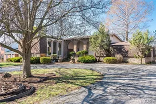 727 Wayfield Dr, Olivette, MO 63132 - Photo 1