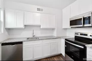 6905 Colonial Woods Dr, Saint Louis, MO 63129 - Photo 17