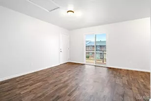 6905 Colonial Woods Dr, Saint Louis, MO 63129 - Photo 9