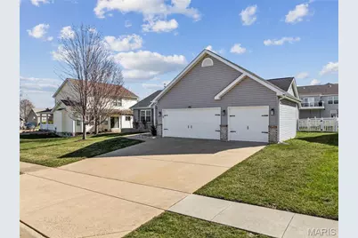 166 Old Williamsburg Parkway, Wentzville, MO 63385 - Photo 3