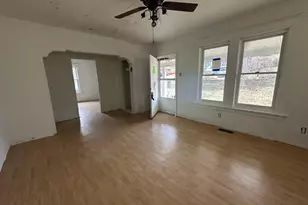 7716 Circle Dr, Saint Louis, MO 63121 - Photo 3