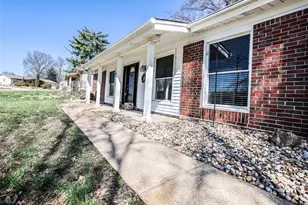 4839 Hursley Dr, Saint Louis, MO 63128 - Photo 3